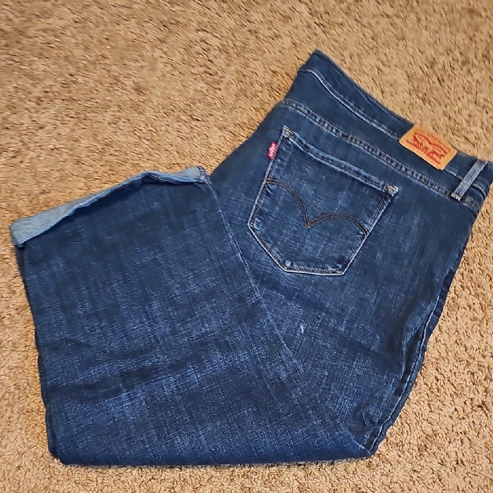 Levi Women's Dark Blue Capris